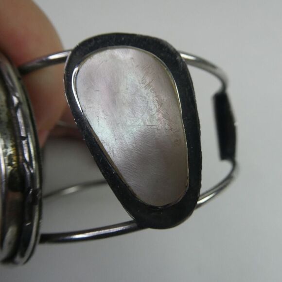 Silver Tone Wide Cuff Bracelet Large Chunky Mother of Pearl Shell Egg Teardrop - Picture 4 of 12